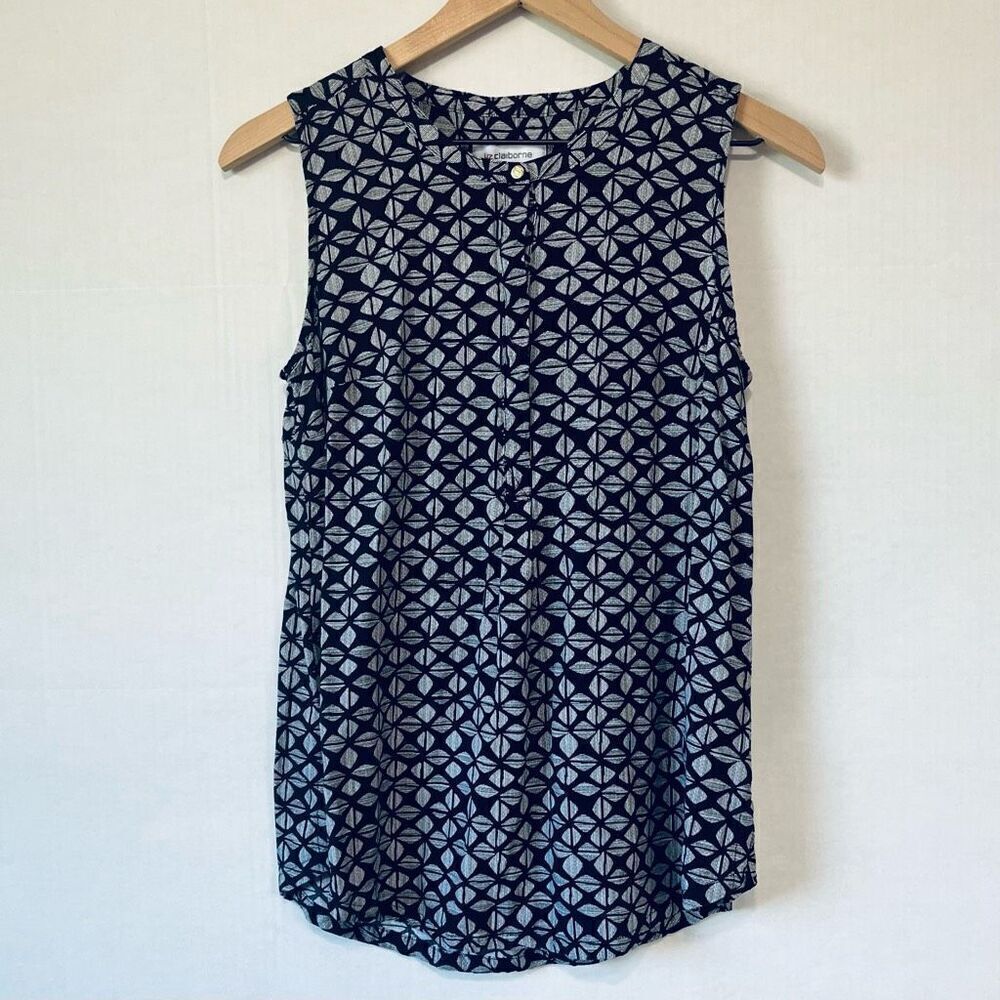 Liz Claiborne Black With White Triangles Sleeveless Top  Sz S   EUC